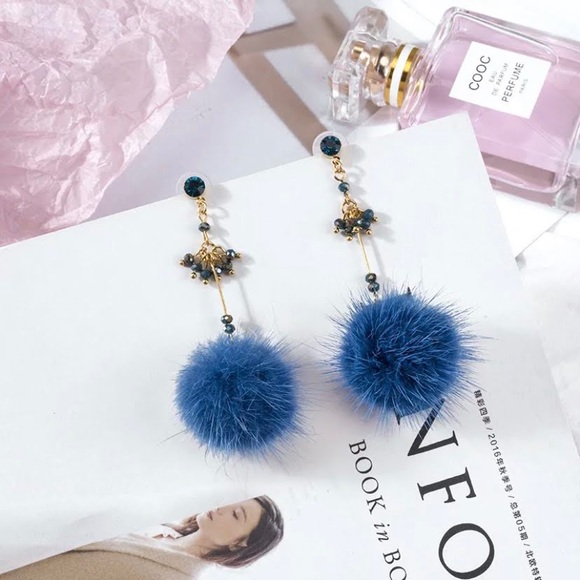 COPY - Colorful Faux Earrings - Picture 4 of 5